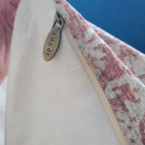 2 gorgeous pillow shams by Loloi. Shams only no inserts.36x36 inches each. - Picture 4 of 8